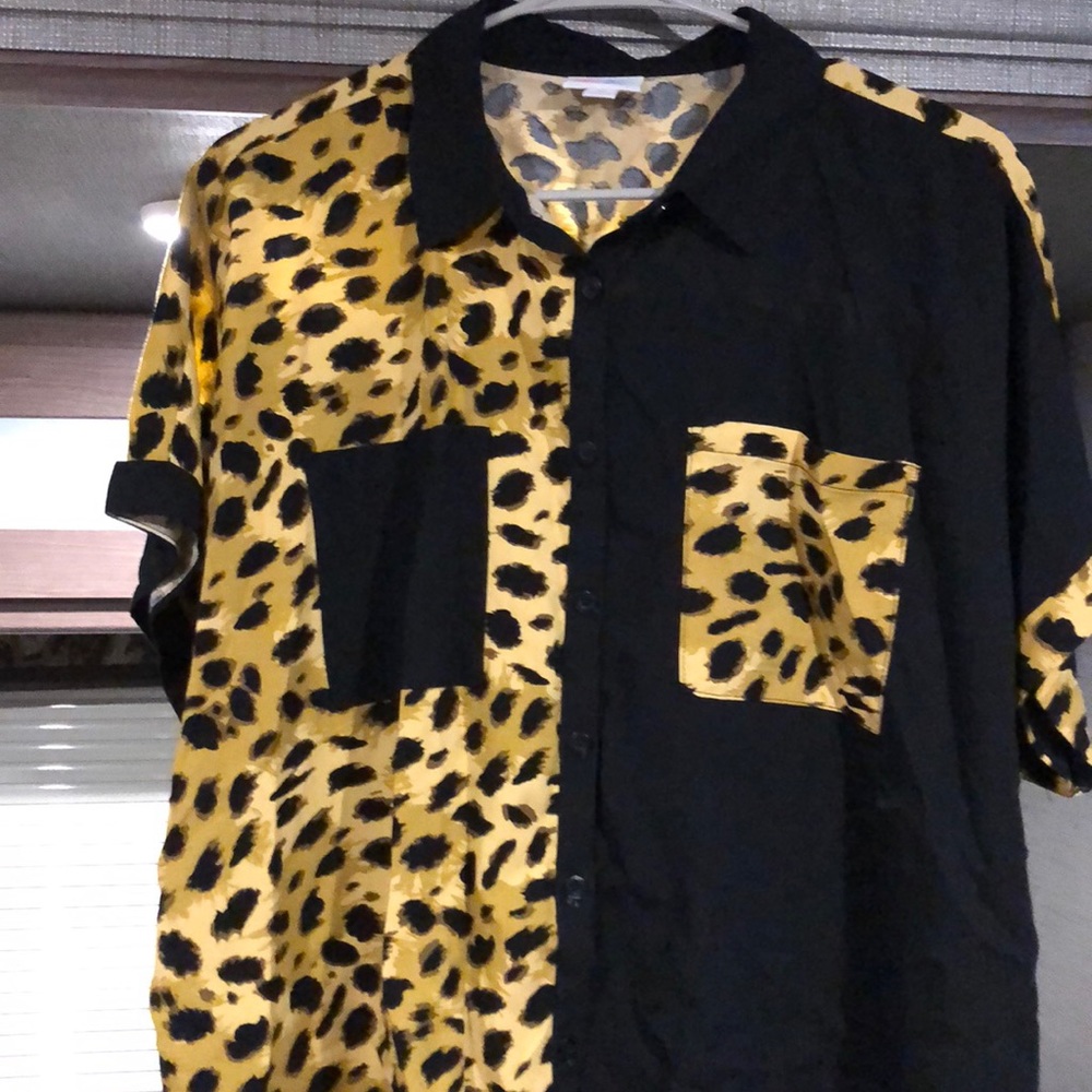 Free Lularoe with purchase of M Lularoe Amy shirt